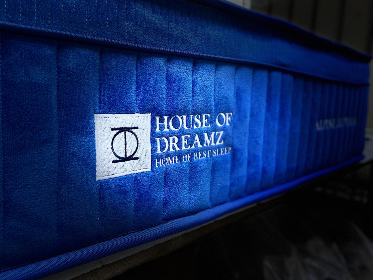 BORN IN VIENNA - House Of Dreamz